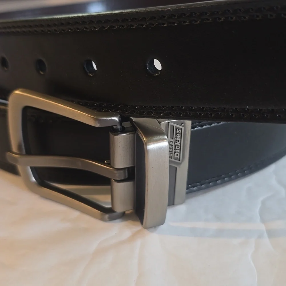 Dickies Mens Black/ Brown Reversible leather belt GUN METAL BUCKLE New Sz.1X